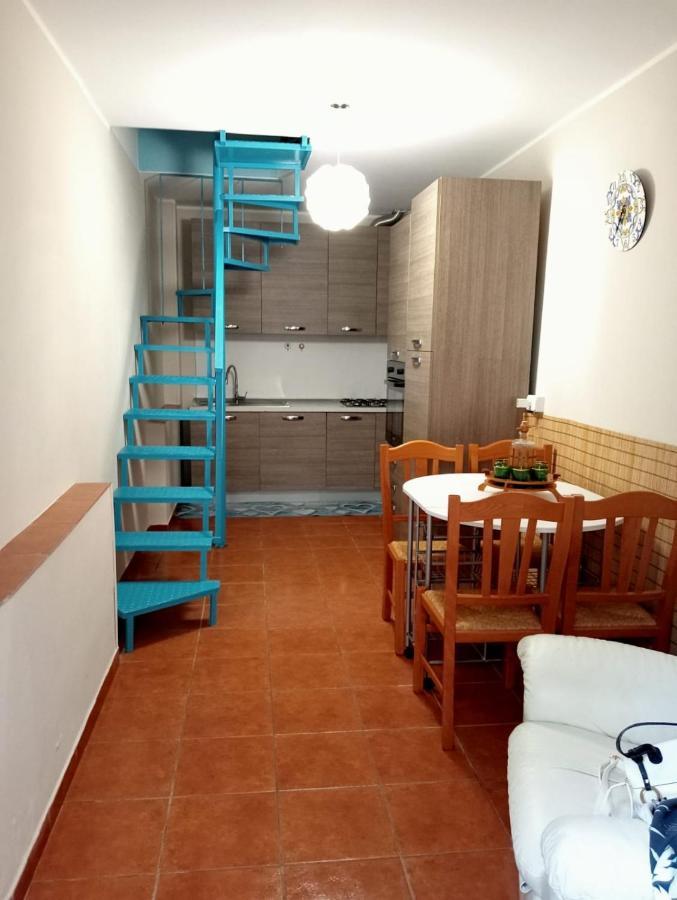 Casa Vacanze Da Clara Кастровілларі Екстер'єр фото